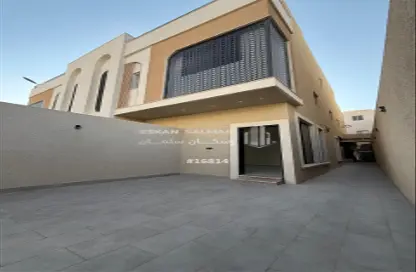 شقة - 7 غرف نوم - 5 حمامات للبيع في الرمال - الرياض - الرياض