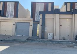دوبلكس - 4 غرف نوم - 5 حمامات for للبيع in حي الرمال - شرق الرياض - الرياض