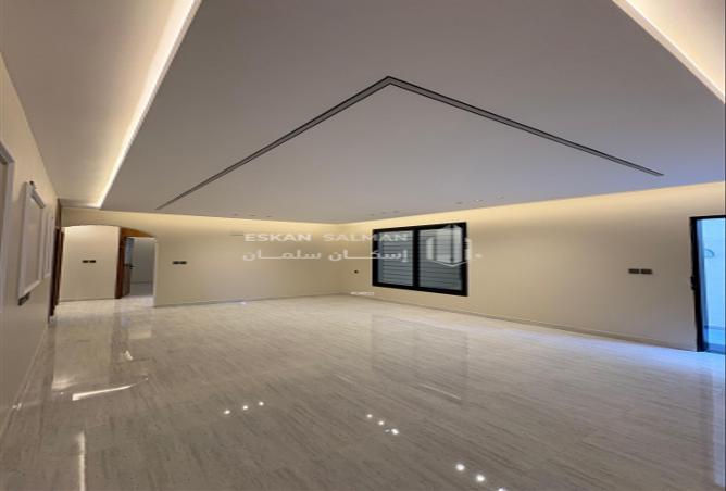 253985 - Property Image 2