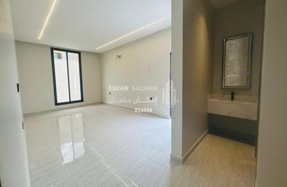 Full Floor - 5 Bedrooms - 3 Bathrooms for sale in Az Zahra - Al Ahsa - Eastern