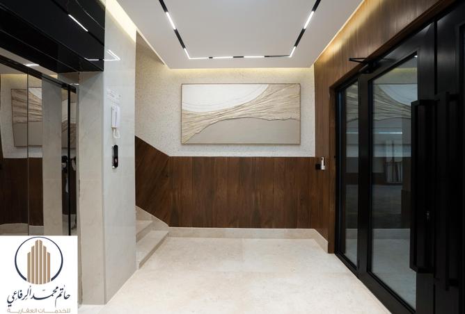 257989 - Property Image 2