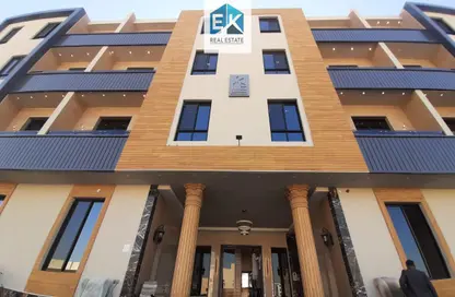 Apartment - 4 Bedrooms - 3 Bathrooms for sale in Al Munisiyah - Riyadh - Ar Riyadh