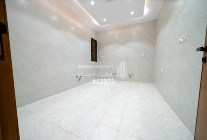 252608 - Property Image 2