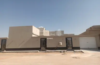 طابق كامل - 6 غرف نوم - 4 حمامات للبيع في القادسية - البدائع - القصيم