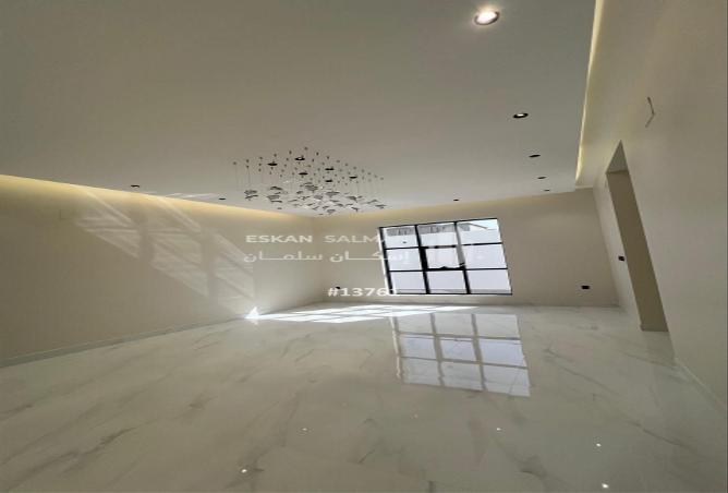 251842 - Property Image 3