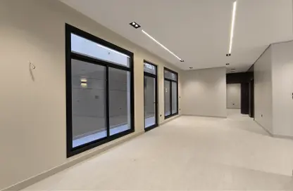 Full Floor - 4 Bedrooms - 3 Bathrooms for sale in Al Munisiyah - Riyadh - Ar Riyadh