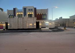 فيلا - 4 غرف نوم - 6 حمامات for للبيع in المعيزلة - شرق الرياض - الرياض