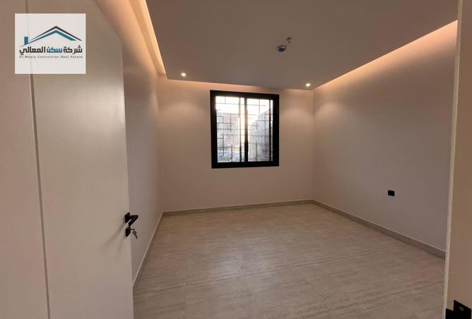 Apartment - 4 Bedrooms - 3 Bathrooms for sale in East Riyadh - Ar Riyadh