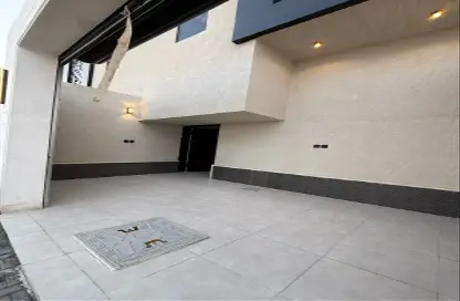 Full Floor - 5 Bedrooms - 4 Bathrooms for sale in Al Maizialah - Riyadh - Ar Riyadh