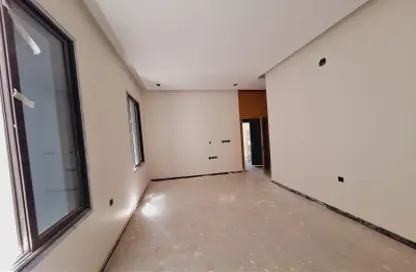 طابق كامل - 5 غرف نوم - 2 حمامات للبيع في الجنادرية - الرياض - الرياض
