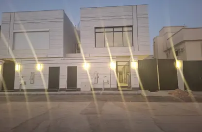 فيلا - 5 غرف نوم - 6 حمامات للبيع في الملك فيصل - الرياض - الرياض