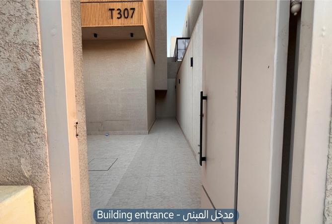 258706 - Property Image 2